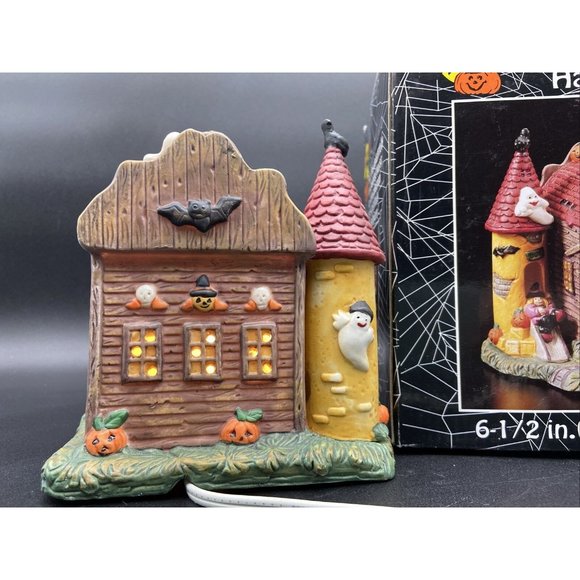 Halloween Harvest Scare Crow Stuffery Porcelain Lighted House - Picture 4 of 7